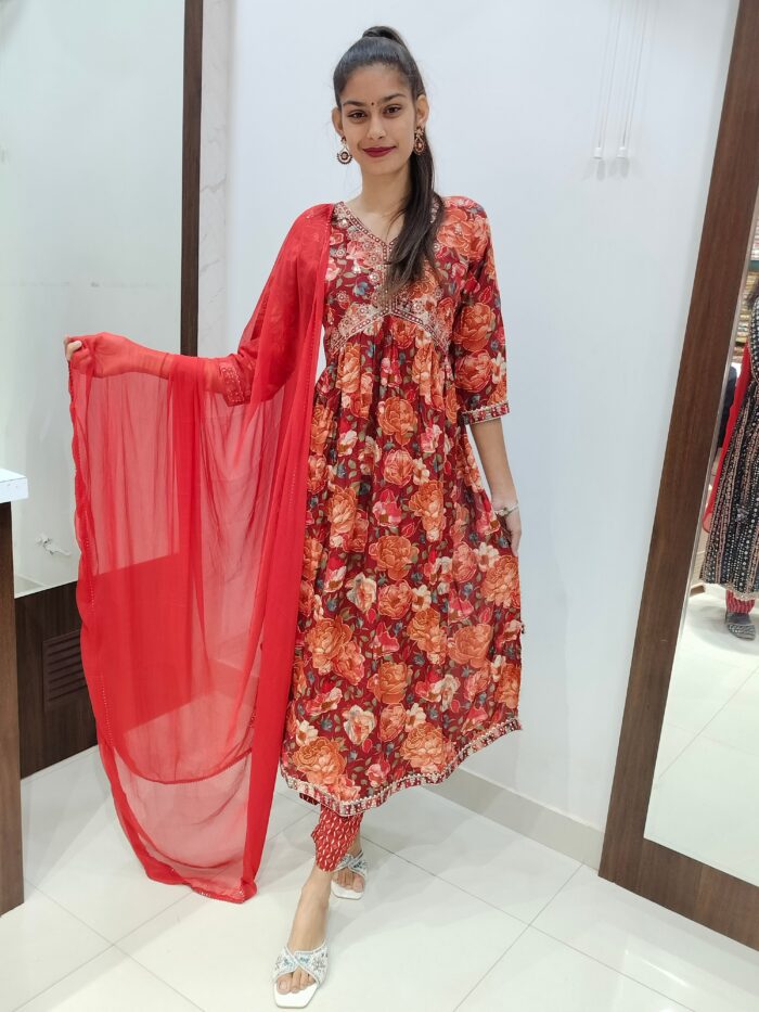 Aliya with nayra cut - Image 1