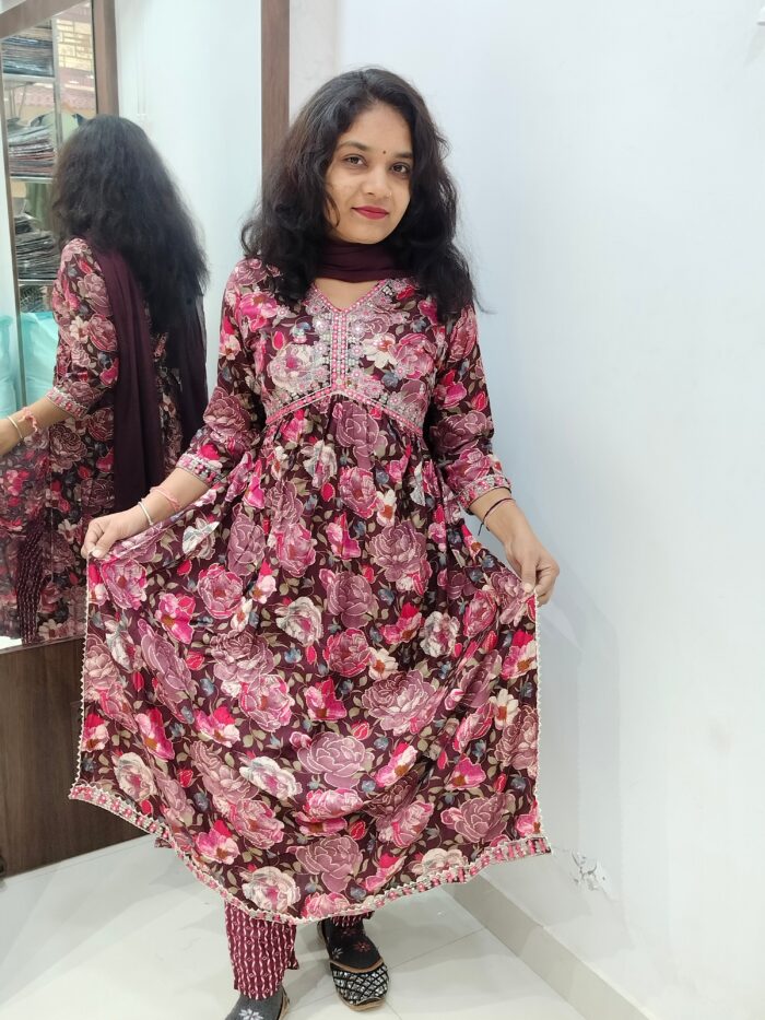 Aliya with nayra cut - Image 1