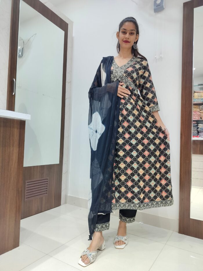 Aliya with anarkali pattern - Image 5