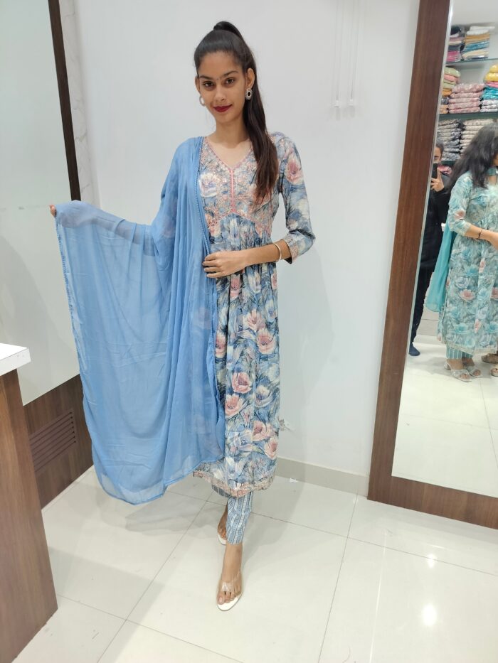Aliya with nayra cut - Image 2