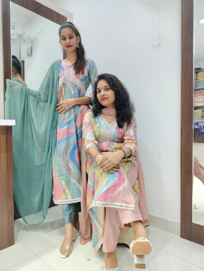 Aliya with nayra cut - Image 4