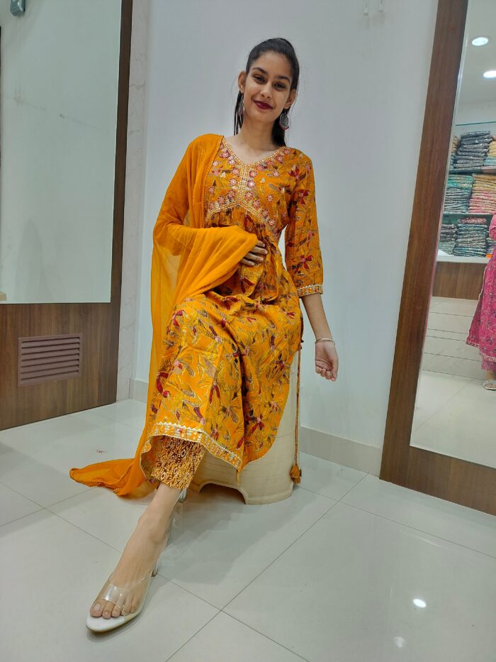 Aliya with nayra cut - Image 1