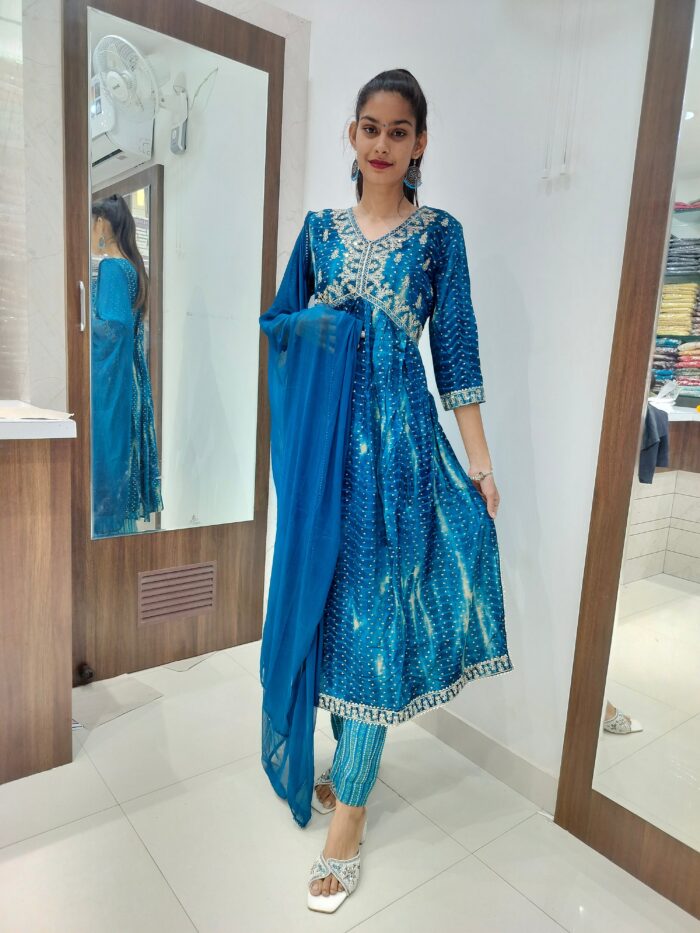 Aliya with nayra cut - Image 2