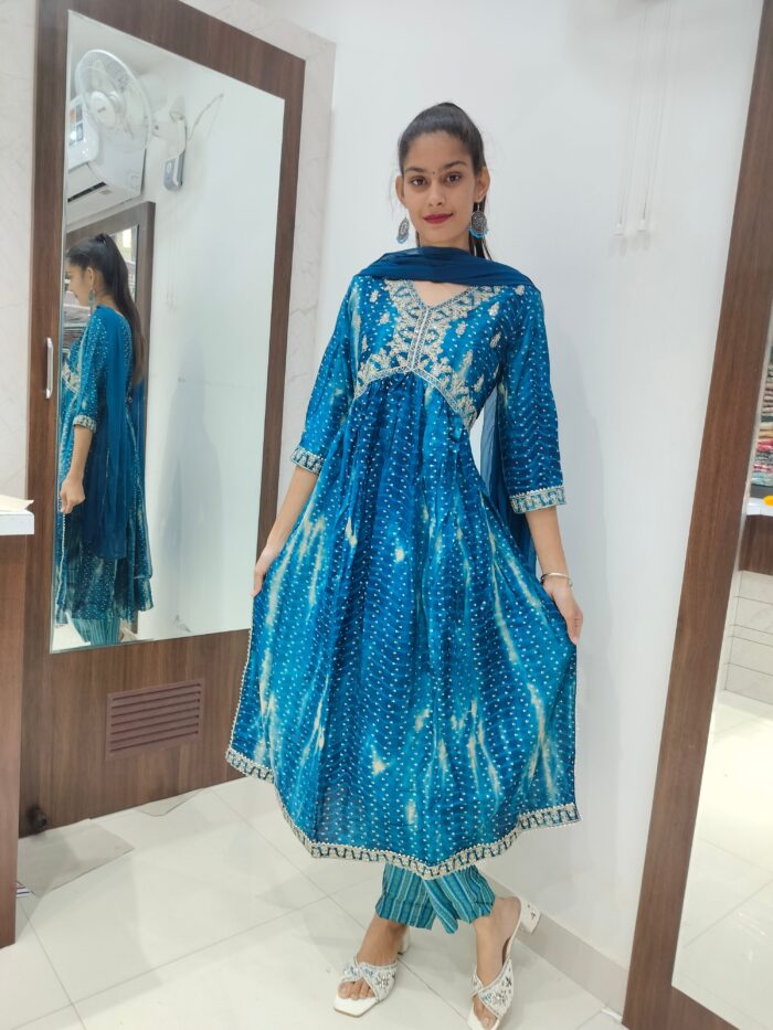 Aliya with nayra cut - Image 1