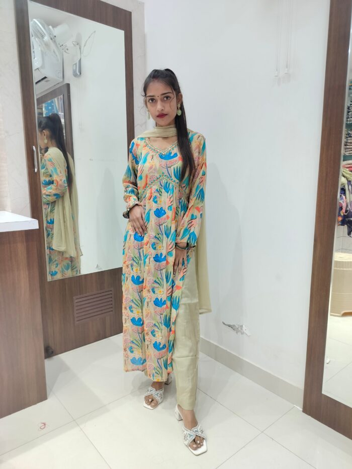 Aliya with nayra cut - Image 2