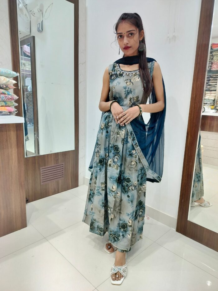Anarkali pattern 3 piece - Image 8