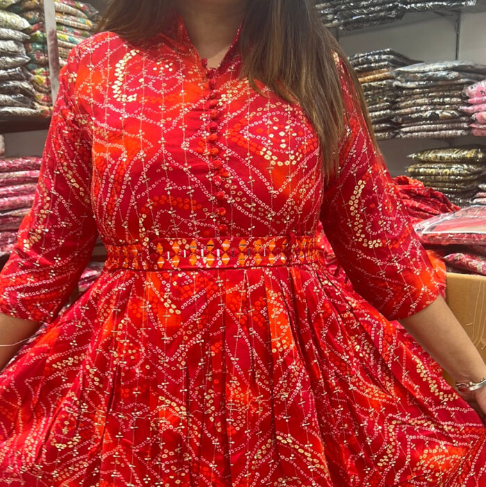 Red gown - Image 5