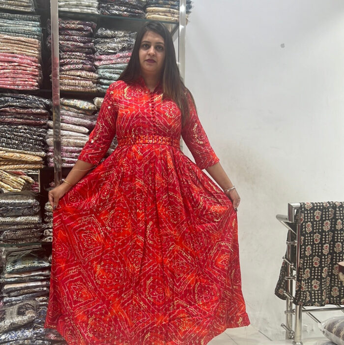Red gown - Image 1