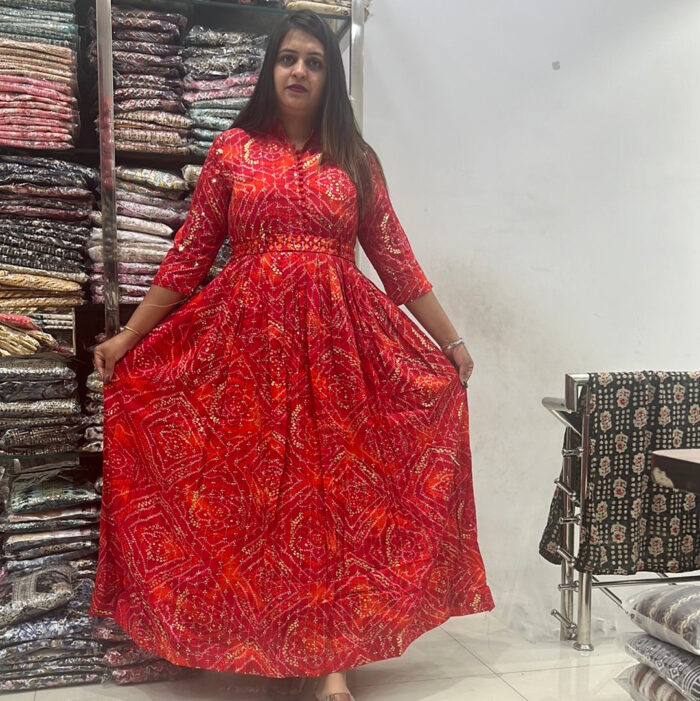 Red gown - Image 2