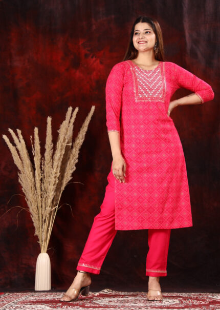 Pant Top kurti features premium quality cotton fabric which is easy and comfortable to wear.