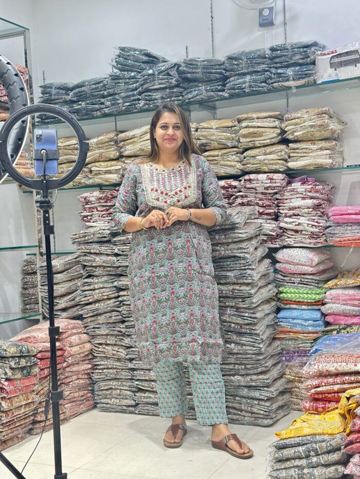 2 piece sale - Image 1