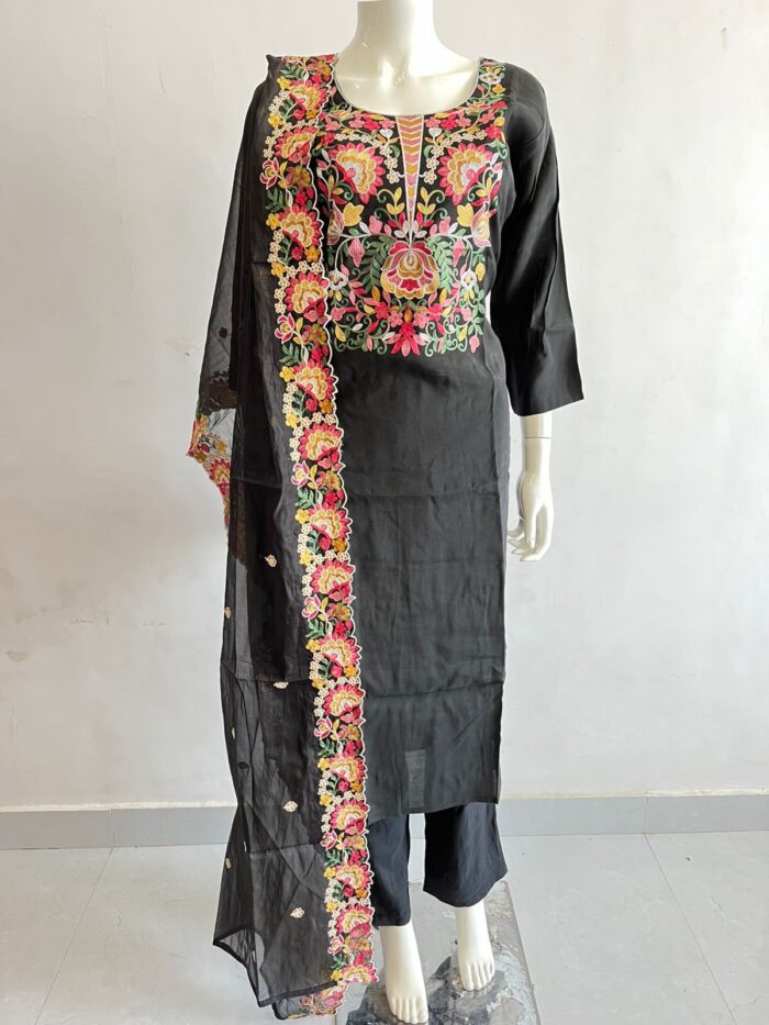 3PIECE - Image 1